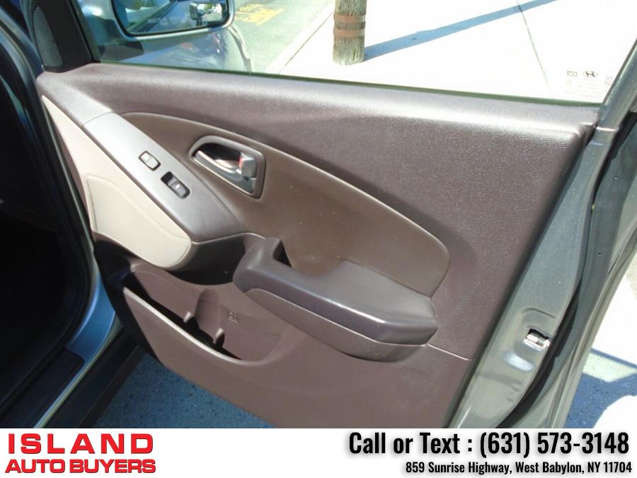Used Hyundai Tucson SE 4dr SUV 2015 | Island Auto Buyers. West Babylon, New York Used Hyundai Tucson SE 4dr SUV 2015 | Island Auto Buyers. West Babylon, New York