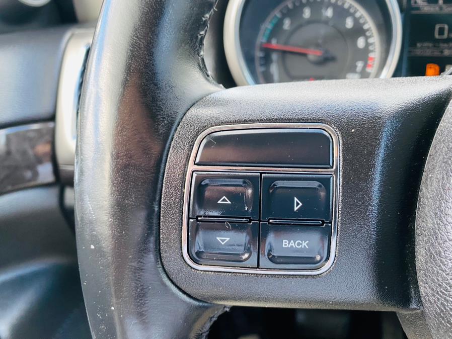 Used Jeep Grand Cherokee 4WD 4dr Laredo 2011 | Supreme Automotive. New Britain, Connecticut Used Jeep Grand Cherokee 4WD 4dr Laredo 2011 | Supreme Automotive. New Britain, Connecticut