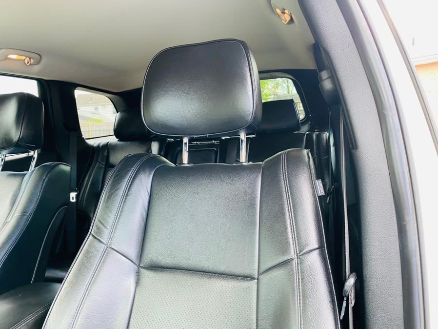 Used Jeep Grand Cherokee 4WD 4dr Laredo 2011 | Supreme Automotive. New Britain, Connecticut Used Jeep Grand Cherokee 4WD 4dr Laredo 2011 | Supreme Automotive. New Britain, Connecticut