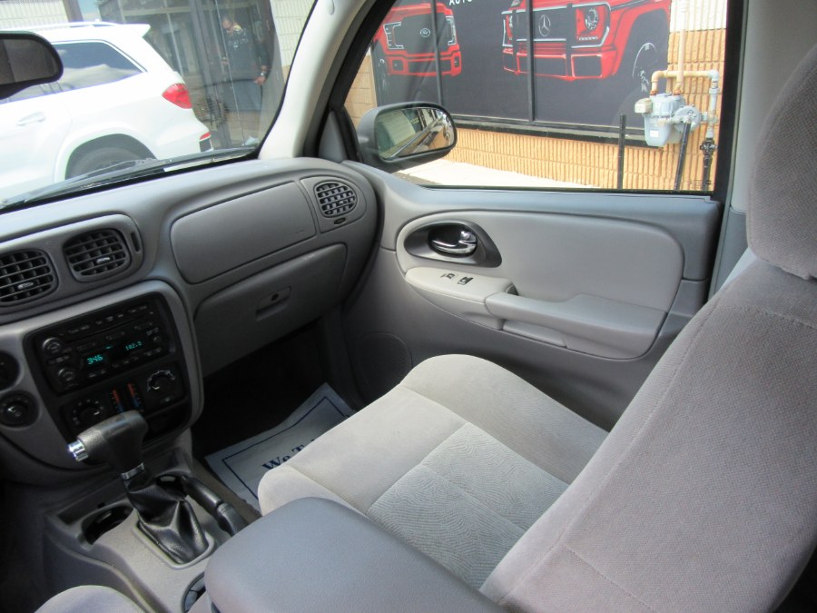 2006 Chevrolet TrailBlazer 4dr 4WD LS, available for sale in Little Ferry, New Jersey | Royalty Auto Sales. Little Ferry, New Jersey 2006 Chevrolet TrailBlazer 4dr 4WD LS, available for sale in Little Ferry, New Jersey | Royalty Auto Sales. Little Ferry, New Jersey