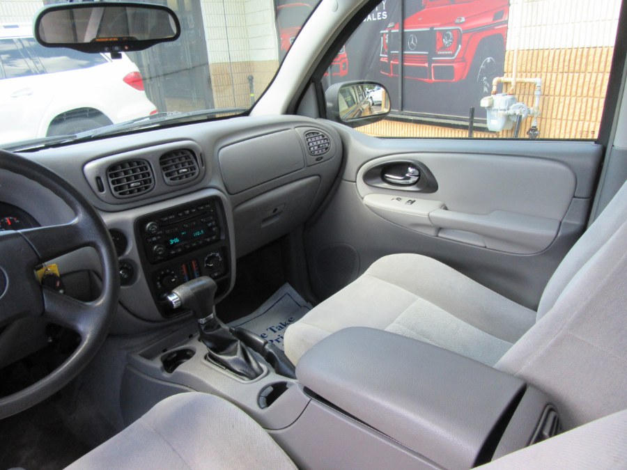 2006 Chevrolet TrailBlazer 4dr 4WD LS, available for sale in Little Ferry, New Jersey | Royalty Auto Sales. Little Ferry, New Jersey 2006 Chevrolet TrailBlazer 4dr 4WD LS, available for sale in Little Ferry, New Jersey | Royalty Auto Sales. Little Ferry, New Jersey