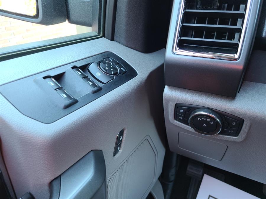 2016 Ford F-150 4WD SuperCrew XLT, available for sale in Waterbury, Connecticut | National Auto Brokers, Inc.. Waterbury, Connecticut 2016 Ford F-150 4WD SuperCrew XLT, available for sale in Waterbury, Connecticut | National Auto Brokers, Inc.. Waterbury, Connecticut