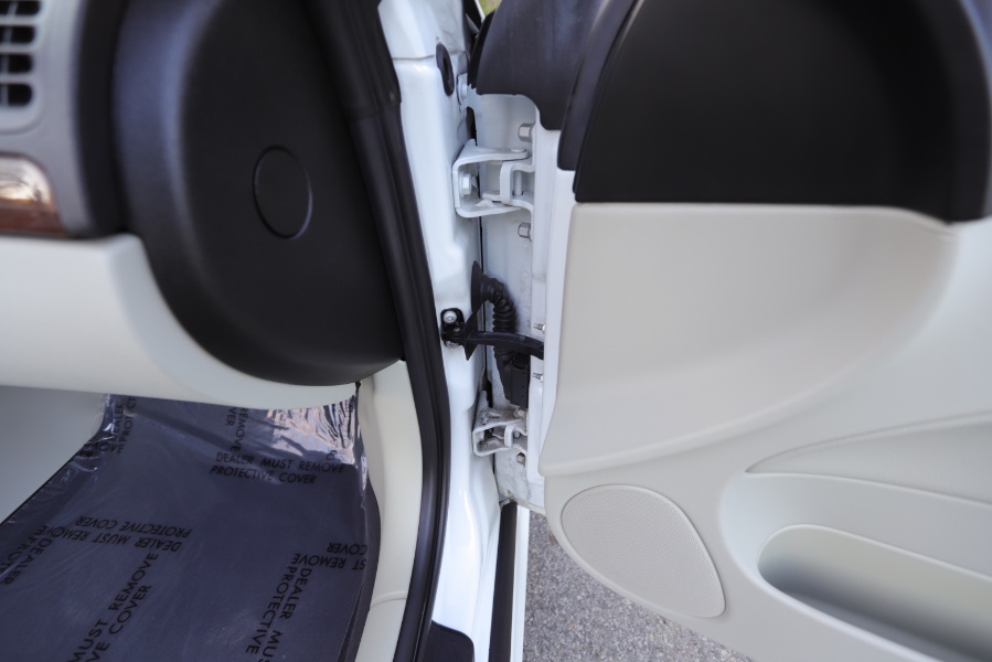 2010 Saab 9-3 2dr Conv FWD, available for sale in North Salem, New York | Meccanic Shop North Inc. North Salem, New York 2010 Saab 9-3 2dr Conv FWD, available for sale in North Salem, New York | Meccanic Shop North Inc. North Salem, New York