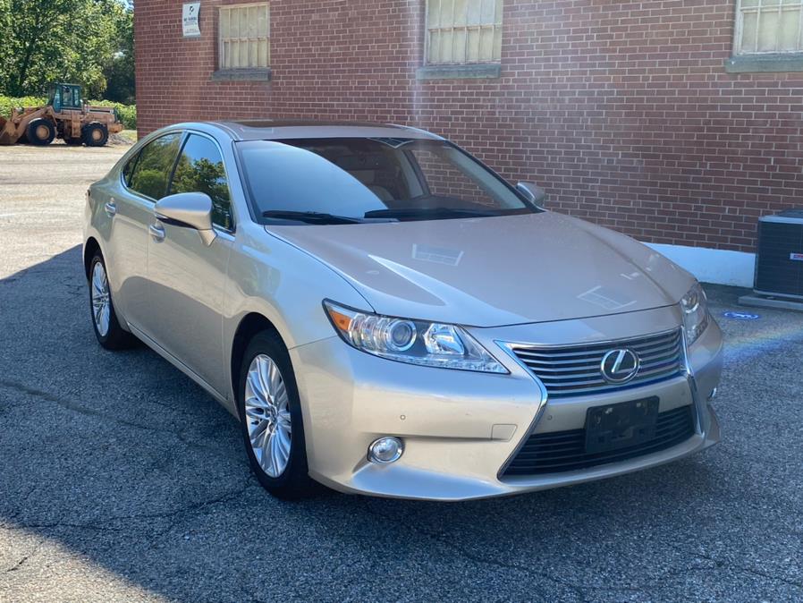2013 Lexus ES 350 4dr Sdn, available for sale in Bridgeport, Connecticut | CT Auto. Bridgeport, Connecticut