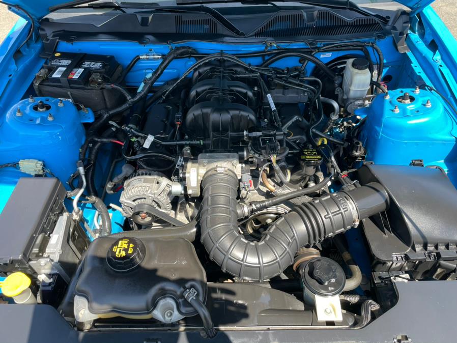2010 Ford Mustang 2dr Cpe V6 Premium, available for sale in Corona, California | Green Light Auto. Corona, California 2010 Ford Mustang 2dr Cpe V6 Premium, available for sale in Corona, California | Green Light Auto. Corona, California