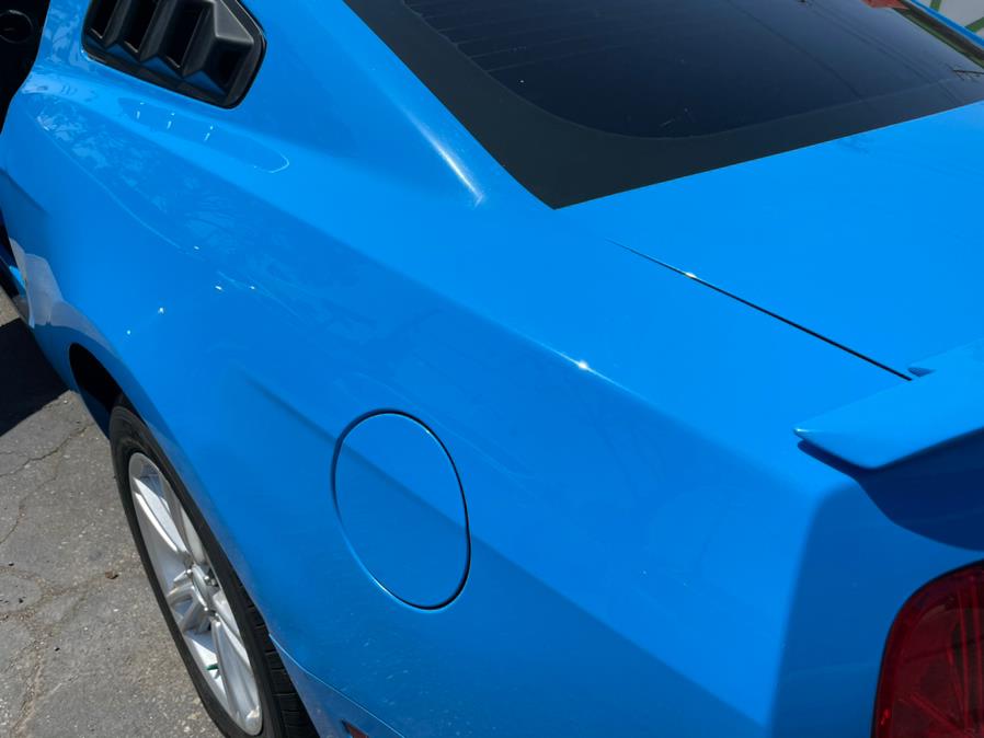 2010 Ford Mustang 2dr Cpe V6 Premium, available for sale in Corona, California | Green Light Auto. Corona, California 2010 Ford Mustang 2dr Cpe V6 Premium, available for sale in Corona, California | Green Light Auto. Corona, California