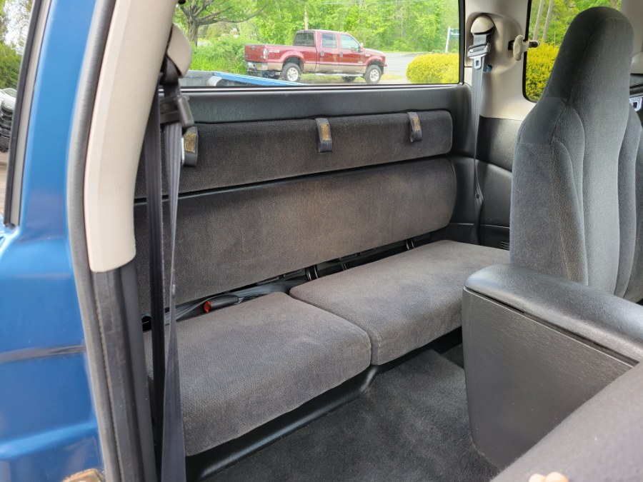 2003 Dodge Dakota SXT 4WD~~5 Speed Manual~~ Club Cab, available for sale in East Windsor, Connecticut | Toro Auto. East Windsor, Connecticut 2003 Dodge Dakota SXT 4WD~~5 Speed Manual~~ Club Cab, available for sale in East Windsor, Connecticut | Toro Auto. East Windsor, Connecticut