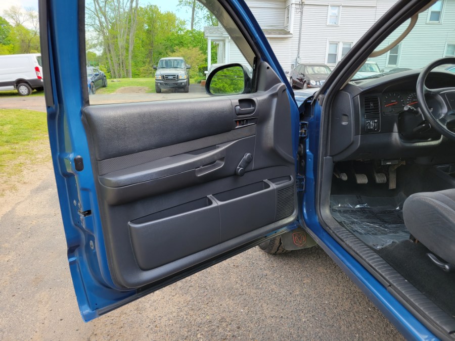 2003 Dodge Dakota SXT 4WD~~5 Speed Manual~~ Club Cab, available for sale in East Windsor, Connecticut | Toro Auto. East Windsor, Connecticut 2003 Dodge Dakota SXT 4WD~~5 Speed Manual~~ Club Cab, available for sale in East Windsor, Connecticut | Toro Auto. East Windsor, Connecticut