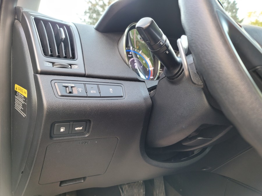 Used Hyundai Sonata 4dr Sdn 2.4L Auto Limited 2012 | House of Cars. Watertown, Connecticut Used Hyundai Sonata 4dr Sdn 2.4L Auto Limited 2012 | House of Cars. Watertown, Connecticut