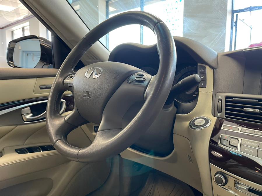 2015 INFINITI Q70 4dr Sdn V6 AWD, available for sale in Inwood, New York | 5 Towns Drive. Inwood, New York 2015 INFINITI Q70 4dr Sdn V6 AWD, available for sale in Inwood, New York | 5 Towns Drive. Inwood, New York