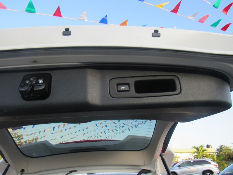 2016 Honda CR-V AWD 5dr Touring, available for sale in San Francisco de Macoris Rd, Dominican Republic | Hilario Auto Import. San Francisco de Macoris Rd, Dominican Republic 2016 Honda CR-V AWD 5dr Touring, available for sale in San Francisco de Macoris Rd, Dominican Republic | Hilario Auto Import. San Francisco de Macoris Rd, Dominican Republic