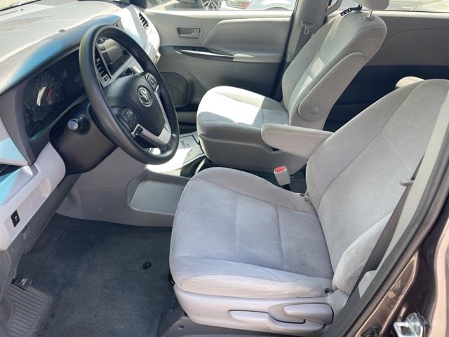 Used Toyota Sienna L 2015 | Blasius Federal Road. Brookfield, Connecticut Used Toyota Sienna L 2015 | Blasius Federal Road. Brookfield, Connecticut