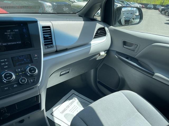 Used Toyota Sienna L 2015 | Blasius Federal Road. Brookfield, Connecticut Used Toyota Sienna L 2015 | Blasius Federal Road. Brookfield, Connecticut