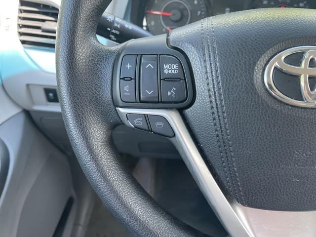 Used Toyota Sienna L 2015 | Blasius Federal Road. Brookfield, Connecticut Used Toyota Sienna L 2015 | Blasius Federal Road. Brookfield, Connecticut