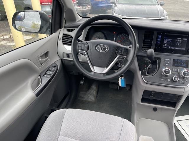 Used Toyota Sienna L 2017 | Blasius Federal Road. Brookfield, Connecticut Used Toyota Sienna L 2017 | Blasius Federal Road. Brookfield, Connecticut