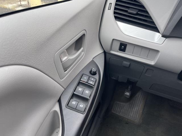 Used Toyota Sienna L 2017 | Blasius Federal Road. Brookfield, Connecticut Used Toyota Sienna L 2017 | Blasius Federal Road. Brookfield, Connecticut