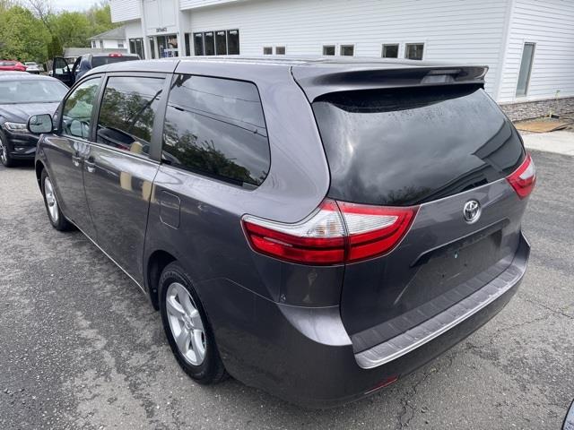 Used Toyota Sienna L 2017 | Blasius Federal Road. Brookfield, Connecticut Used Toyota Sienna L 2017 | Blasius Federal Road. Brookfield, Connecticut