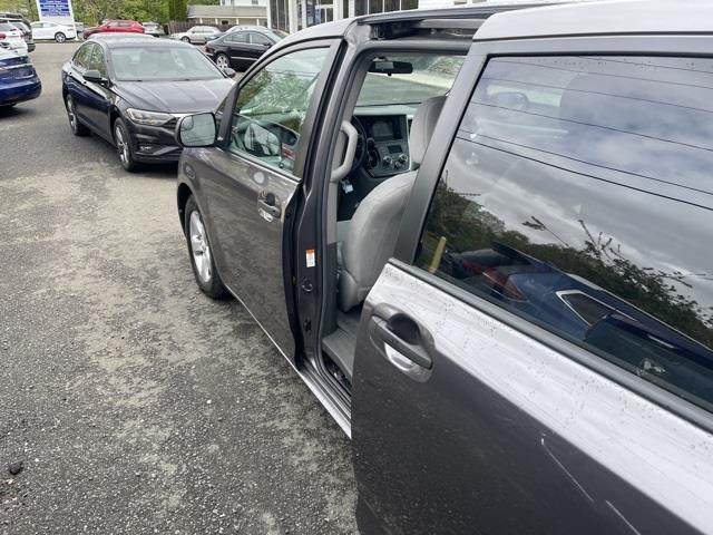 Used Toyota Sienna L 2017 | Blasius Federal Road. Brookfield, Connecticut Used Toyota Sienna L 2017 | Blasius Federal Road. Brookfield, Connecticut