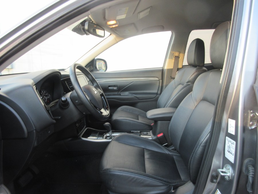2019 Mitsubishi Outlander SEL FWD, available for sale in Linden, New Jersey | Route 27 Auto Mall. Linden, New Jersey 2019 Mitsubishi Outlander SEL FWD, available for sale in Linden, New Jersey | Route 27 Auto Mall. Linden, New Jersey