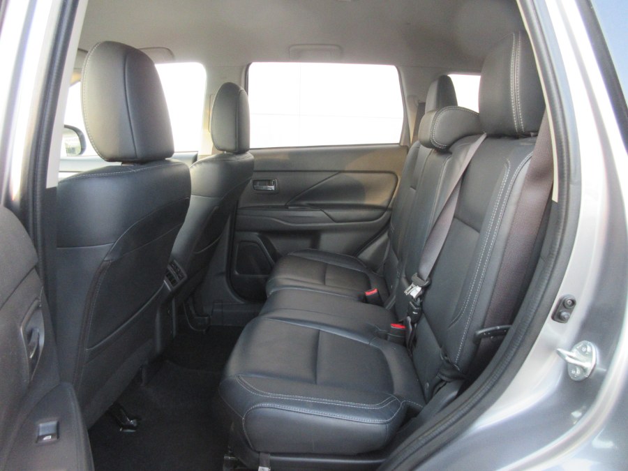 2019 Mitsubishi Outlander SEL FWD, available for sale in Linden, New Jersey | Route 27 Auto Mall. Linden, New Jersey 2019 Mitsubishi Outlander SEL FWD, available for sale in Linden, New Jersey | Route 27 Auto Mall. Linden, New Jersey