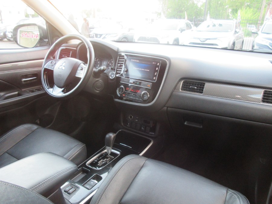 2019 Mitsubishi Outlander SEL FWD, available for sale in Linden, New Jersey | Route 27 Auto Mall. Linden, New Jersey 2019 Mitsubishi Outlander SEL FWD, available for sale in Linden, New Jersey | Route 27 Auto Mall. Linden, New Jersey