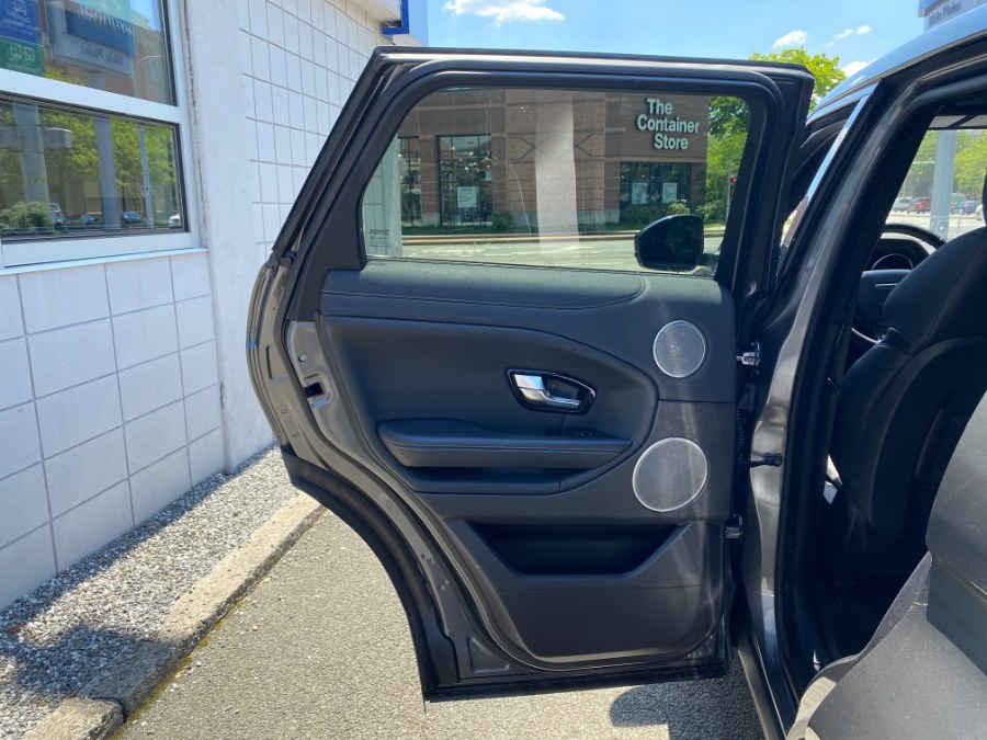 Used Land Rover Range Rover Evoque 5 Door SE 2017 | Apex Westchester Used Vehicles. White Plains, New York Used Land Rover Range Rover Evoque 5 Door SE 2017 | Apex Westchester Used Vehicles. White Plains, New York