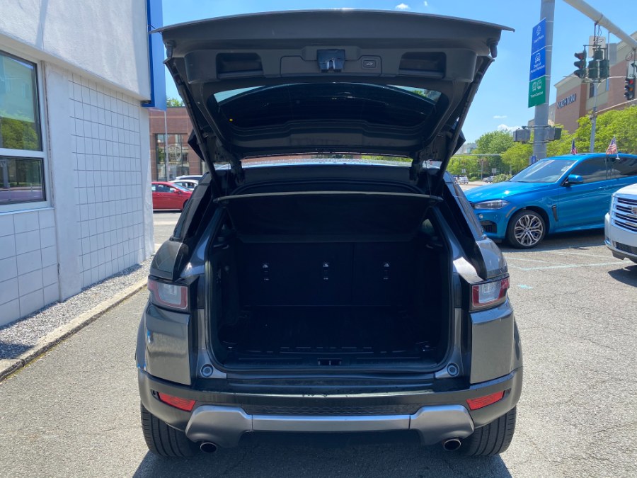 Used Land Rover Range Rover Evoque 5 Door SE 2017 | Apex Westchester Used Vehicles. White Plains, New York Used Land Rover Range Rover Evoque 5 Door SE 2017 | Apex Westchester Used Vehicles. White Plains, New York