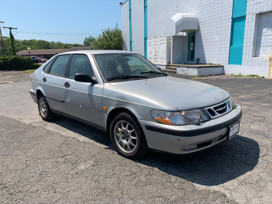 Used Saab 9-3 5dr HB Auto w/Sunroof 2000 | Dealertown Auto Wholesalers. Milford, Connecticut Used Saab 9-3 5dr HB Auto w/Sunroof 2000 | Dealertown Auto Wholesalers. Milford, Connecticut