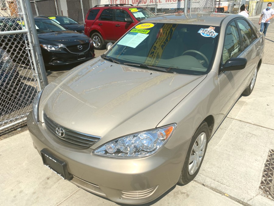 2006 Toyota Camry 4dr Sdn LE Auto (Natl), available for sale in Middle Village, New York | Middle Village Motors . Middle Village, New York