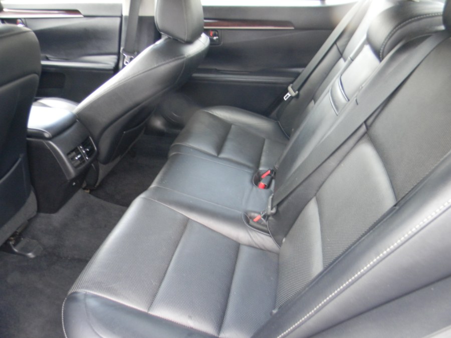 Used Lexus ES 350 4dr Sdn 2013 | M&M Vehicles Inc dba Central Motors. Southborough, Massachusetts Used Lexus ES 350 4dr Sdn 2013 | M&M Vehicles Inc dba Central Motors. Southborough, Massachusetts