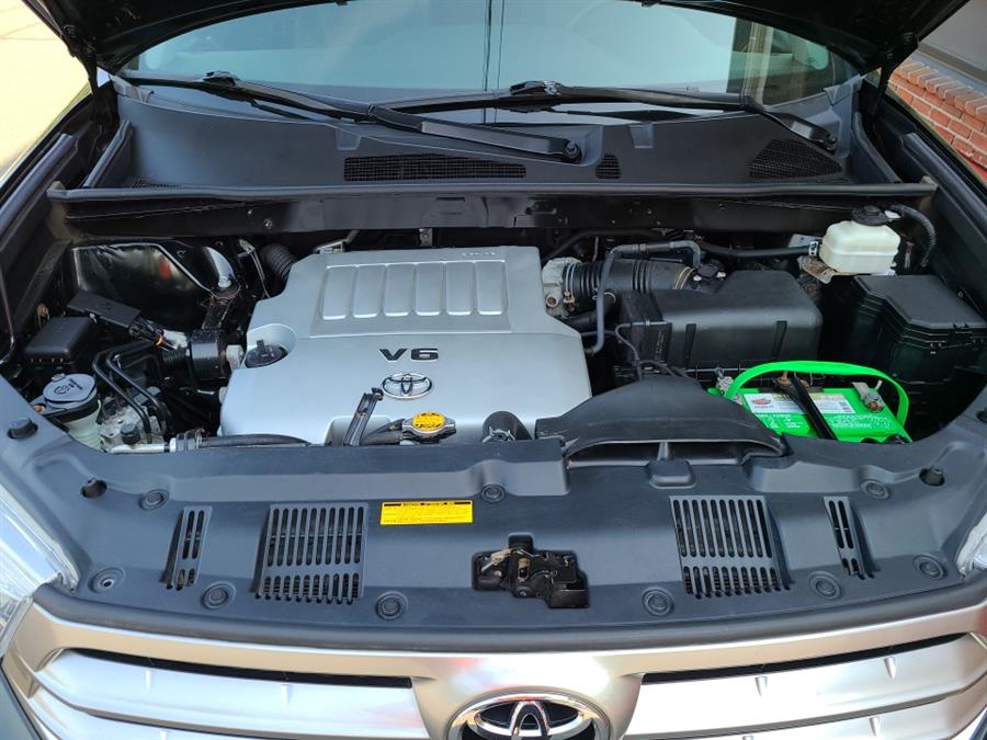 Used Toyota Highlander 4WD 4dr V6 Limited 2013 | National Auto Brokers, Inc.. Waterbury, Connecticut Used Toyota Highlander 4WD 4dr V6 Limited 2013 | National Auto Brokers, Inc.. Waterbury, Connecticut