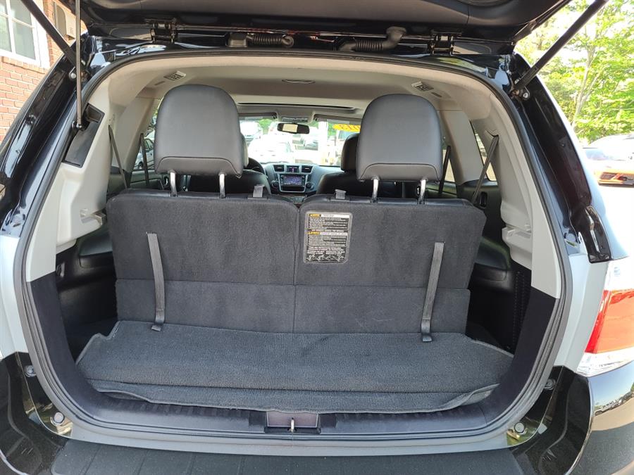 Used Toyota Highlander 4WD 4dr V6 Limited 2013 | National Auto Brokers, Inc.. Waterbury, Connecticut Used Toyota Highlander 4WD 4dr V6 Limited 2013 | National Auto Brokers, Inc.. Waterbury, Connecticut