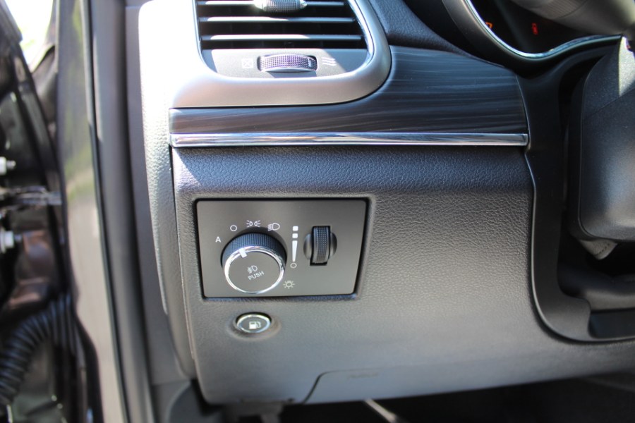2020 Jeep Grand Cherokee Limited 4x4, available for sale in Great Neck, New York | Great Neck Car Buyers & Sellers. Great Neck, New York 2020 Jeep Grand Cherokee Limited 4x4, available for sale in Great Neck, New York | Great Neck Car Buyers & Sellers. Great Neck, New York
