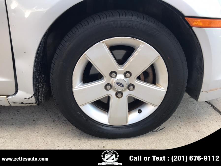 2006 Ford Fusion 4dr Sdn I4 SE, available for sale in Jersey City, New Jersey | Zettes Auto Mall. Jersey City, New Jersey 2006 Ford Fusion 4dr Sdn I4 SE, available for sale in Jersey City, New Jersey | Zettes Auto Mall. Jersey City, New Jersey