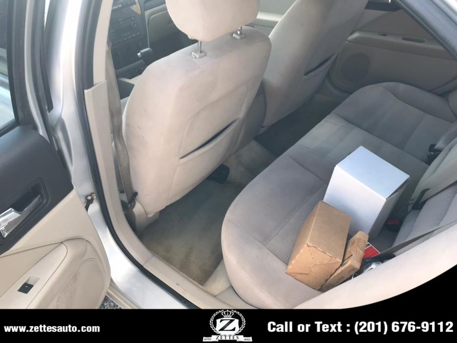 2006 Ford Fusion 4dr Sdn I4 SE, available for sale in Jersey City, New Jersey | Zettes Auto Mall. Jersey City, New Jersey 2006 Ford Fusion 4dr Sdn I4 SE, available for sale in Jersey City, New Jersey | Zettes Auto Mall. Jersey City, New Jersey