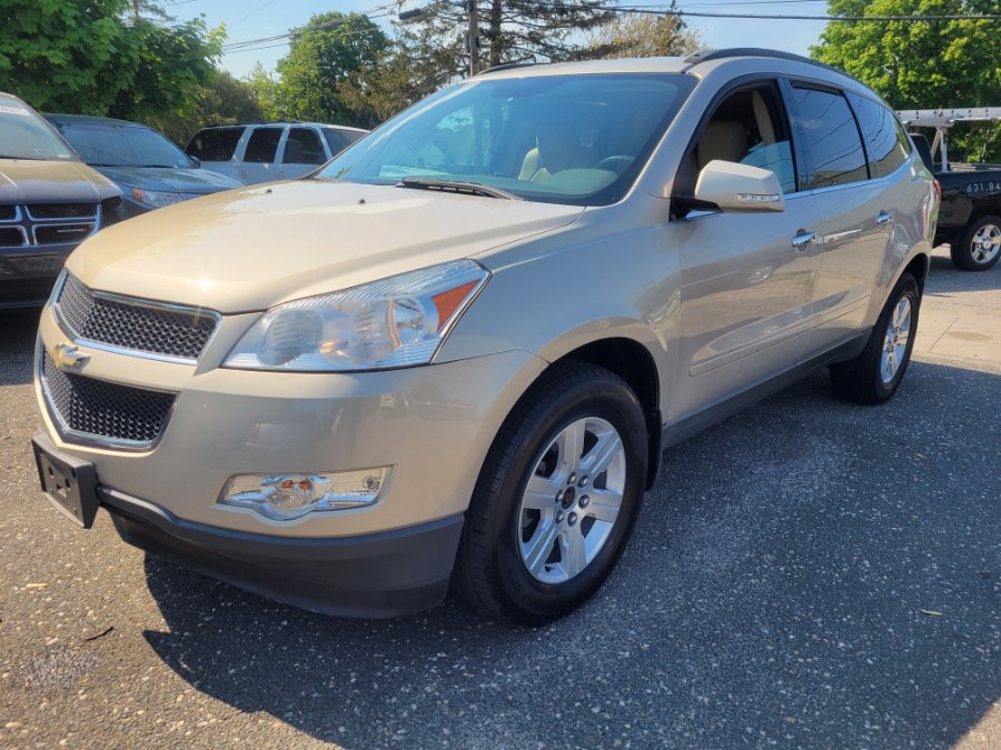 2011 Chevrolet Traverse FWD 4dr LT w/2LT, available for sale in Patchogue, New York | Romaxx Truxx. Patchogue, New York