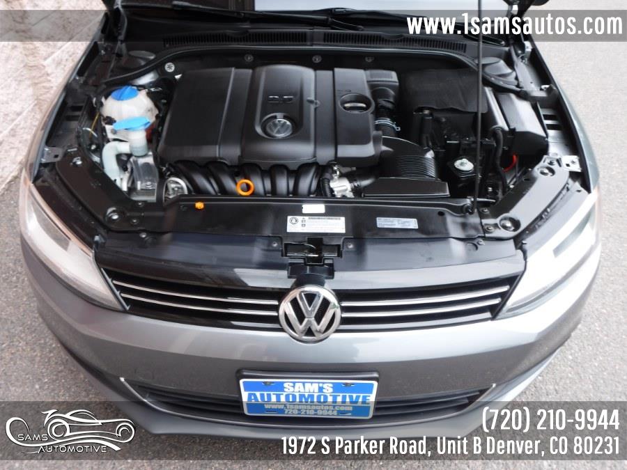 Used Volkswagen Jetta Sedan 4dr Auto SE w/Convenience/Sunroof 2013 | Sam's Automotive. Denver, Colorado Used Volkswagen Jetta Sedan 4dr Auto SE w/Convenience/Sunroof 2013 | Sam's Automotive. Denver, Colorado