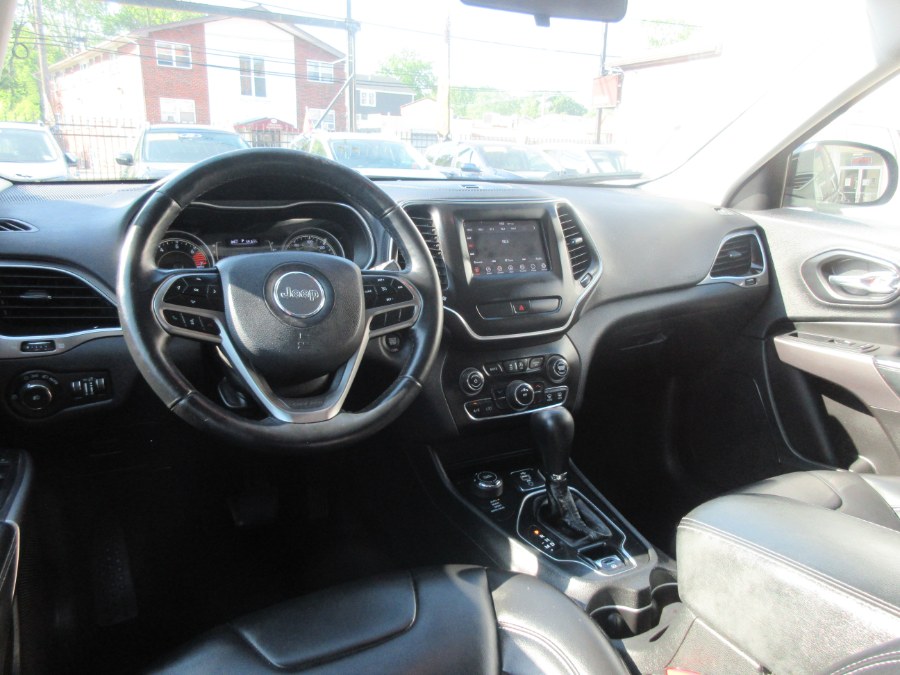 2019 Jeep Cherokee Latitude Plus 4x4, available for sale in Linden, New Jersey | Route 27 Auto Mall. Linden, New Jersey 2019 Jeep Cherokee Latitude Plus 4x4, available for sale in Linden, New Jersey | Route 27 Auto Mall. Linden, New Jersey