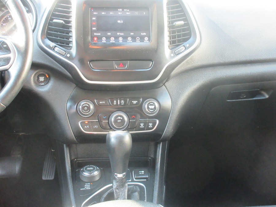 2019 Jeep Cherokee Latitude Plus 4x4, available for sale in Linden, New Jersey | Route 27 Auto Mall. Linden, New Jersey 2019 Jeep Cherokee Latitude Plus 4x4, available for sale in Linden, New Jersey | Route 27 Auto Mall. Linden, New Jersey