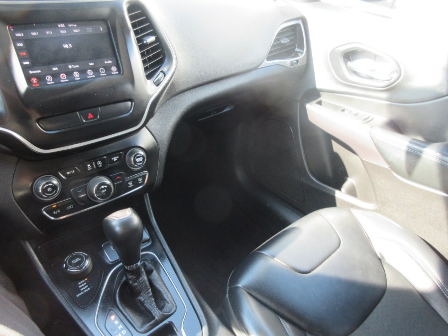 2019 Jeep Cherokee Latitude Plus 4x4, available for sale in Linden, New Jersey | Route 27 Auto Mall. Linden, New Jersey 2019 Jeep Cherokee Latitude Plus 4x4, available for sale in Linden, New Jersey | Route 27 Auto Mall. Linden, New Jersey