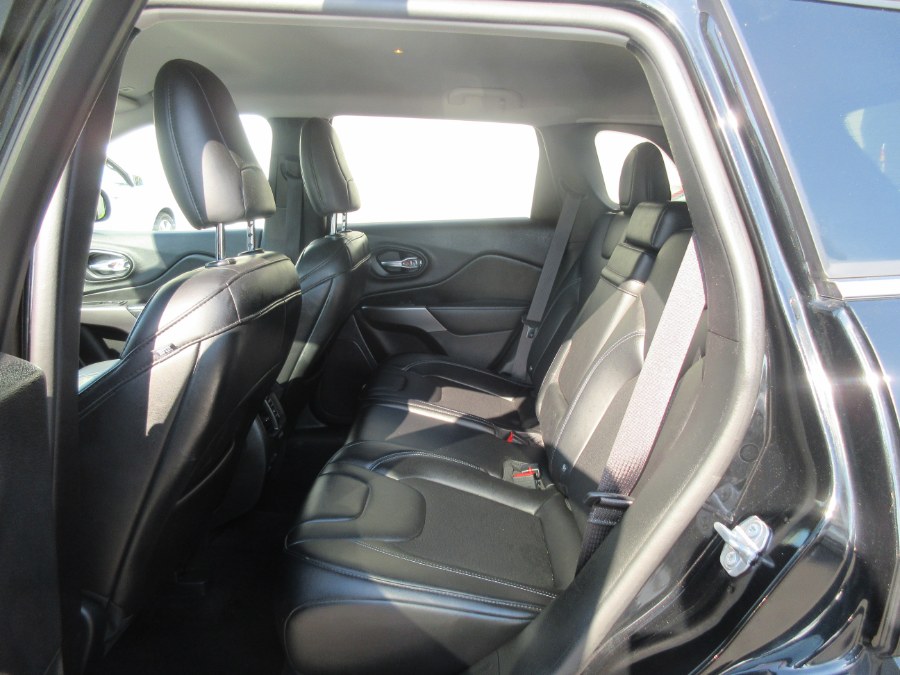 2019 Jeep Cherokee Latitude Plus 4x4, available for sale in Linden, New Jersey | Route 27 Auto Mall. Linden, New Jersey 2019 Jeep Cherokee Latitude Plus 4x4, available for sale in Linden, New Jersey | Route 27 Auto Mall. Linden, New Jersey