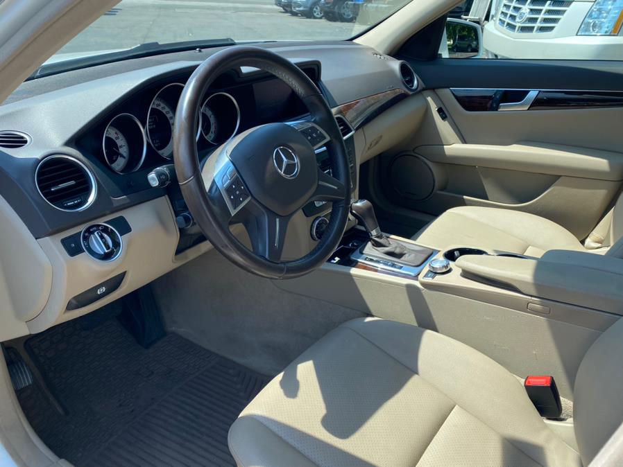 Used Mercedes-Benz C-Class 4dr Sdn C300 Luxury 4MATIC 2014 | Lava Motors 2 Inc. Canton, Connecticut Used Mercedes-Benz C-Class 4dr Sdn C300 Luxury 4MATIC 2014 | Lava Motors 2 Inc. Canton, Connecticut