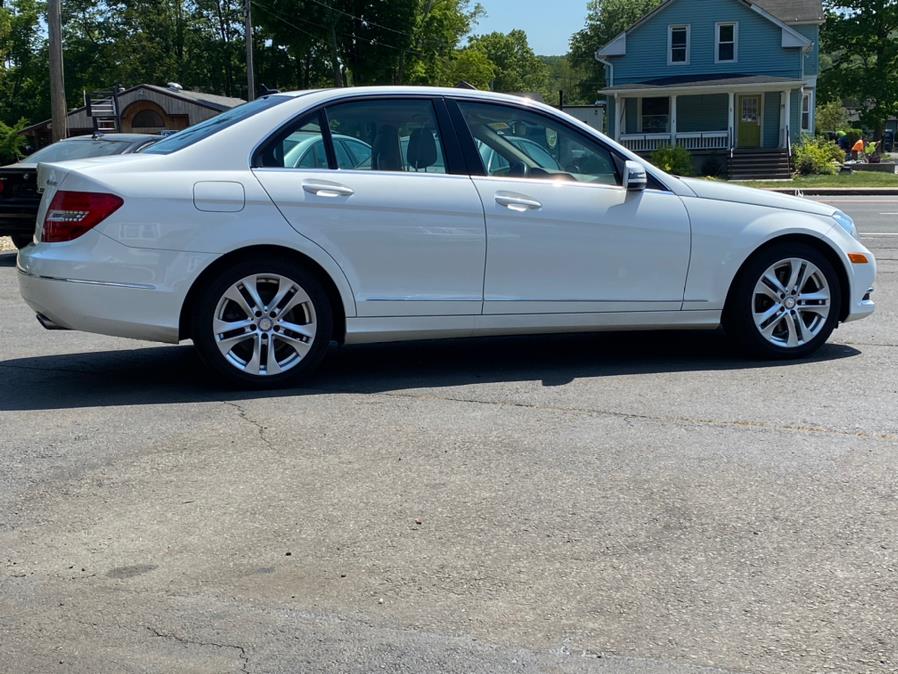 Used Mercedes-Benz C-Class 4dr Sdn C300 Luxury 4MATIC 2014 | Lava Motors 2 Inc. Canton, Connecticut Used Mercedes-Benz C-Class 4dr Sdn C300 Luxury 4MATIC 2014 | Lava Motors 2 Inc. Canton, Connecticut