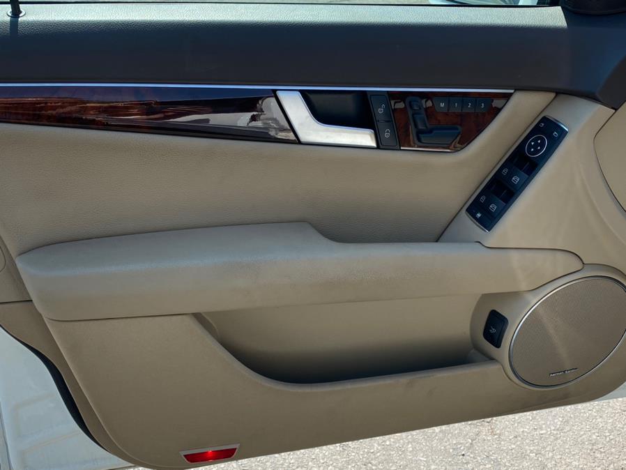 Used Mercedes-Benz C-Class 4dr Sdn C300 Luxury 4MATIC 2014 | Lava Motors 2 Inc. Canton, Connecticut Used Mercedes-Benz C-Class 4dr Sdn C300 Luxury 4MATIC 2014 | Lava Motors 2 Inc. Canton, Connecticut