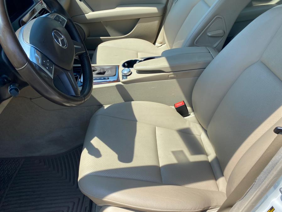 Used Mercedes-Benz C-Class 4dr Sdn C300 Luxury 4MATIC 2014 | Lava Motors 2 Inc. Canton, Connecticut Used Mercedes-Benz C-Class 4dr Sdn C300 Luxury 4MATIC 2014 | Lava Motors 2 Inc. Canton, Connecticut