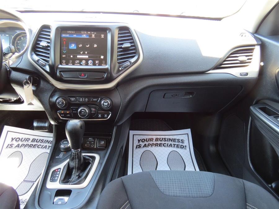 Used Jeep Cherokee Latitude 4x4 4dr SUV 2016 | Lake City Exports Inc. Auburn, Maine Used Jeep Cherokee Latitude 4x4 4dr SUV 2016 | Lake City Exports Inc. Auburn, Maine