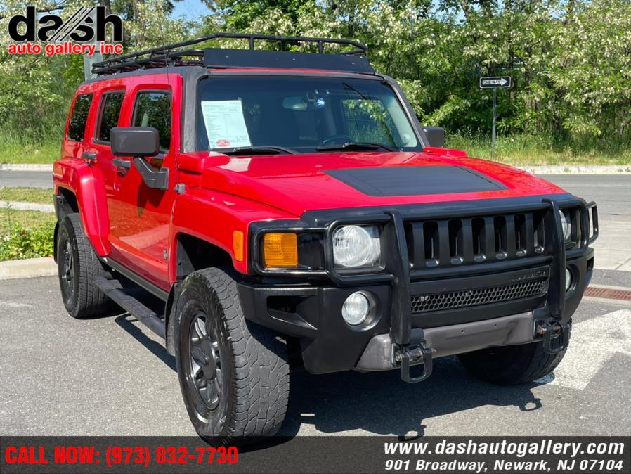 2006 HUMMER H3 4dr 4WD SUV, available for sale in Newark, New Jersey | Dash Auto Gallery Inc.. Newark, New Jersey
