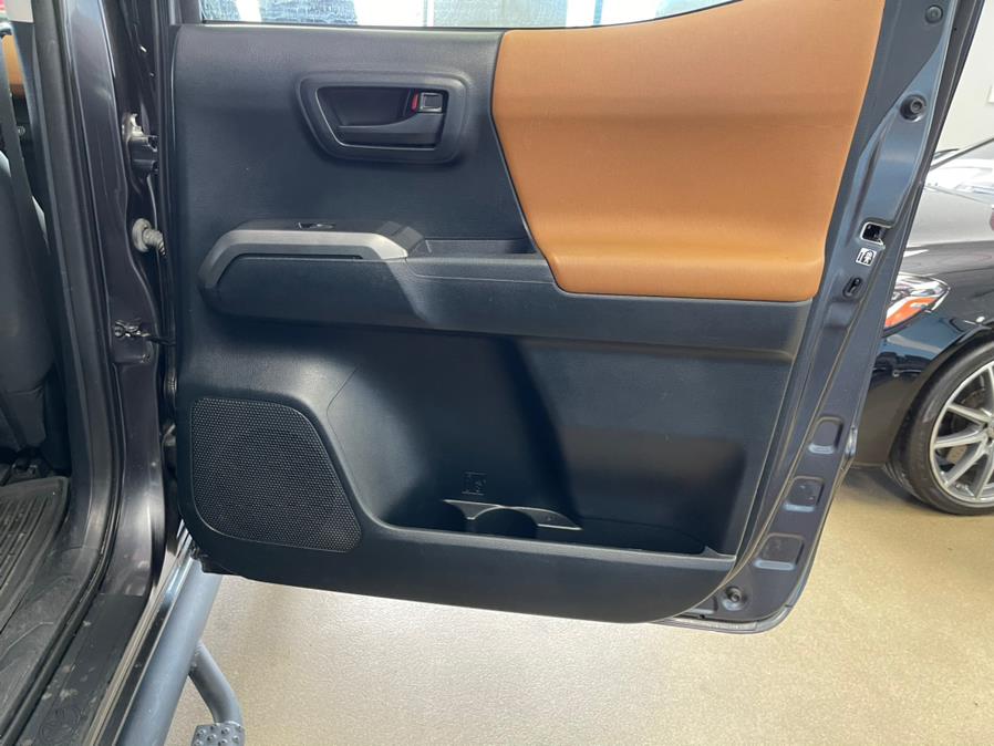 2017 Toyota Tacoma SR5 Double Cab 5'' Bed V6 4x2 AT (Natl), available for sale in Inwood, New York | 5 Towns Drive. Inwood, New York 2017 Toyota Tacoma SR5 Double Cab 5'' Bed V6 4x2 AT (Natl), available for sale in Inwood, New York | 5 Towns Drive. Inwood, New York
