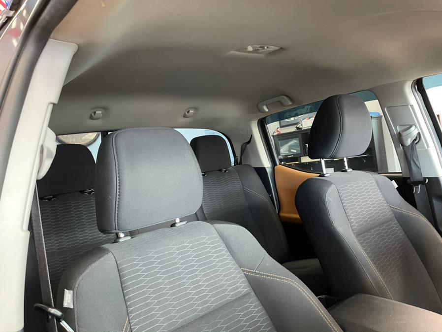 2017 Toyota Tacoma SR5 Double Cab 5'' Bed V6 4x2 AT (Natl), available for sale in Inwood, New York | 5 Towns Drive. Inwood, New York 2017 Toyota Tacoma SR5 Double Cab 5'' Bed V6 4x2 AT (Natl), available for sale in Inwood, New York | 5 Towns Drive. Inwood, New York