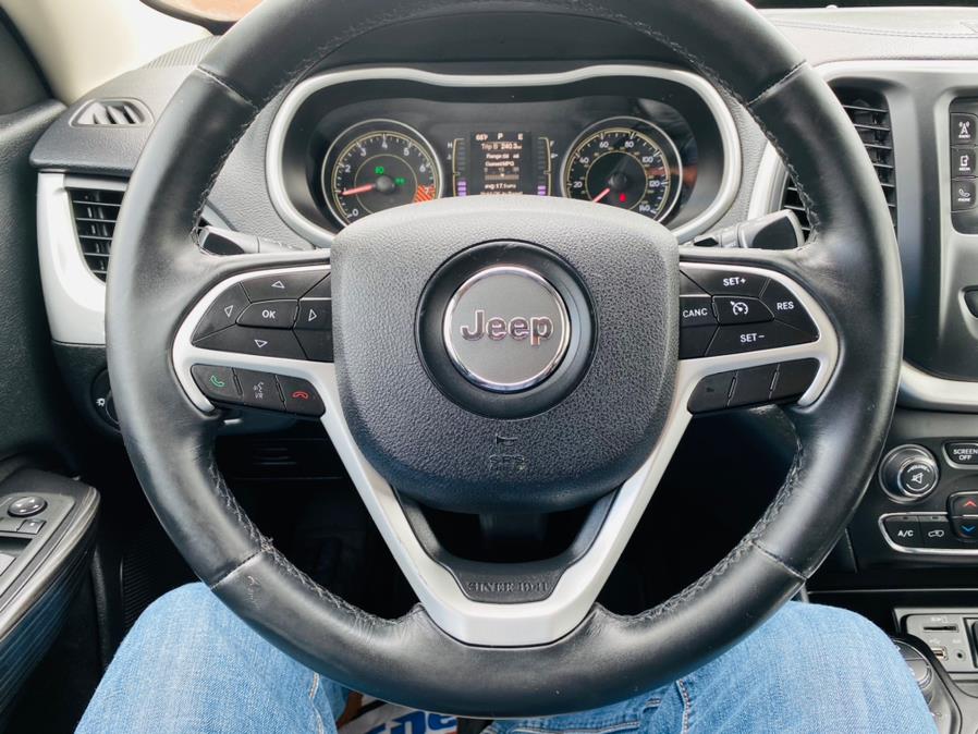 Used Jeep Cherokee 4WD 4dr Latitude 2014 | Supreme Automotive. New Britain, Connecticut Used Jeep Cherokee 4WD 4dr Latitude 2014 | Supreme Automotive. New Britain, Connecticut